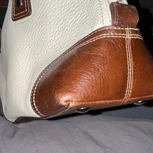 Vintage Coach White and Brown Penble Leather bag - Picture 10 of 16